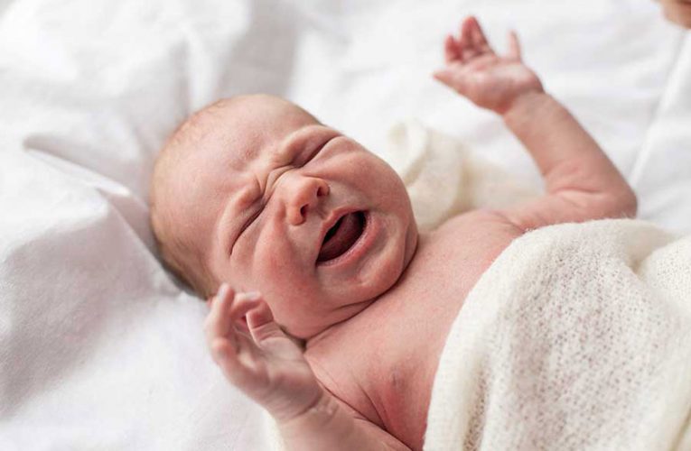 Tìm hiểu nguyên nhân và cách khắc phục khi trẻ 1 tháng tuổi bị khản tiếng